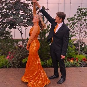 Jovani V neck prom/pageant sheath dress with slight fit and flare design. Sz 8